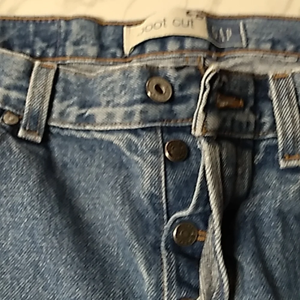 SOLD: vintage Gap Blue Jeans high-waisted button fly bootcut jeans - Picture 4 of 8